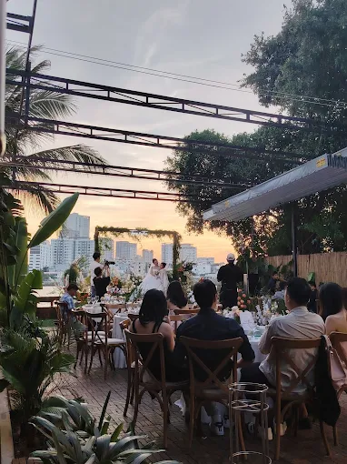 Lacasa riverside venue at sunset